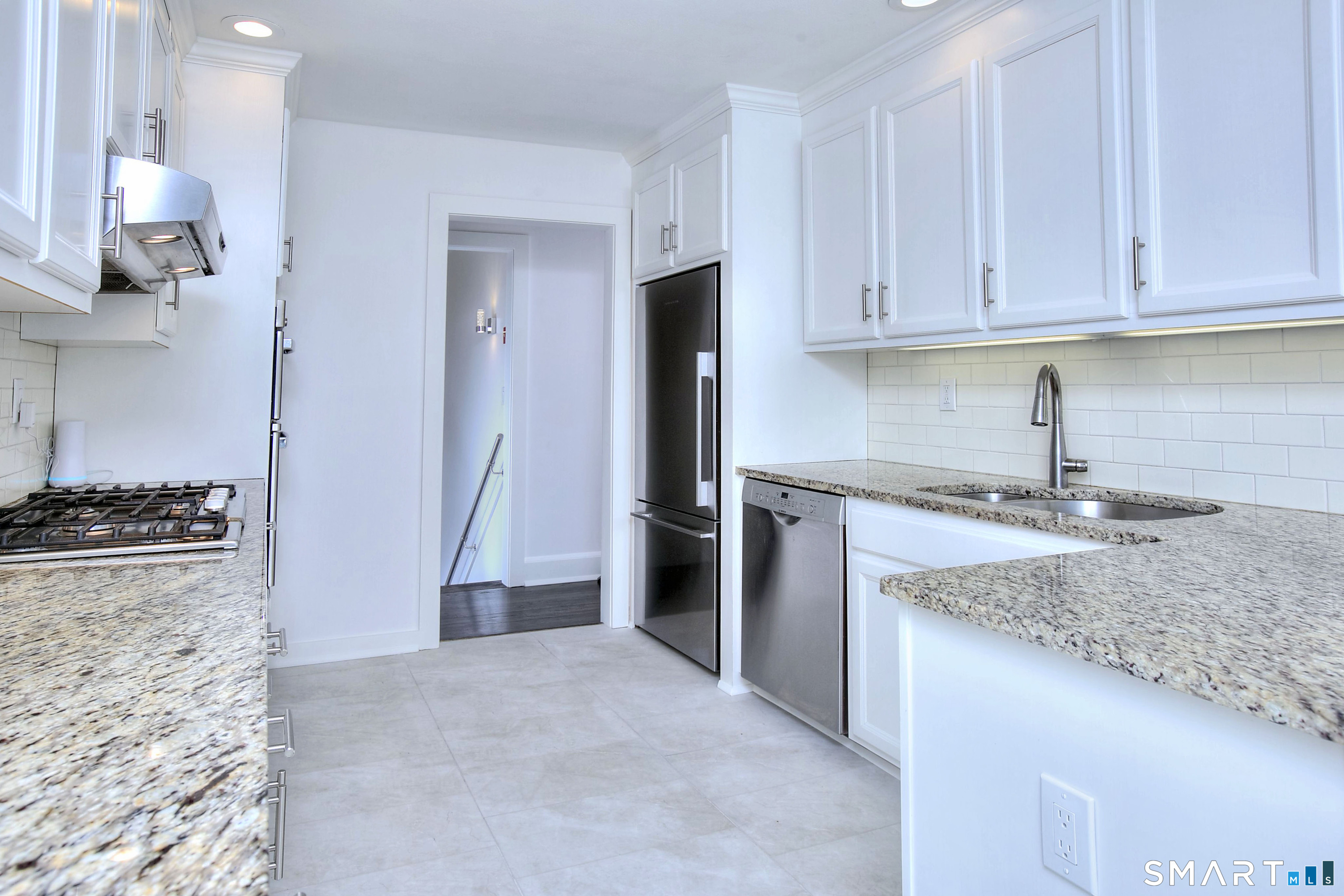 112 Harvest Cmns, Unit 112 Westport, CT 06880 - Photo 12 of 35