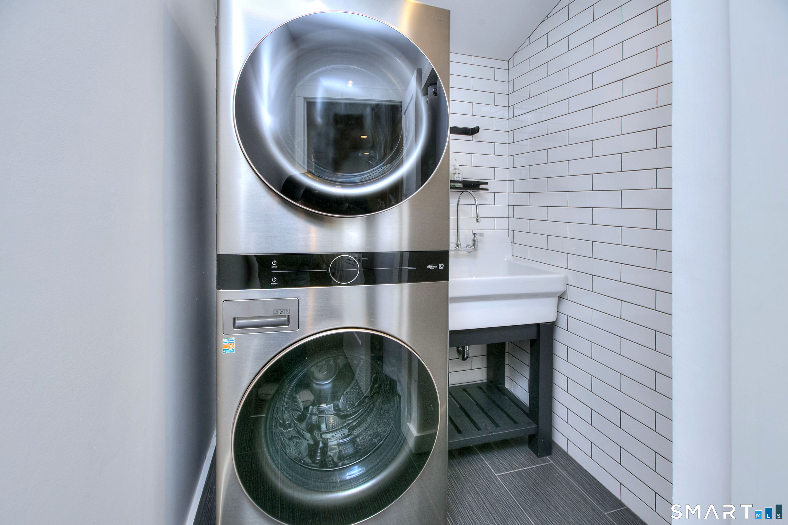 112 Harvest Cmns, Unit 112 Westport, CT 06880 - Photo 23 of 35