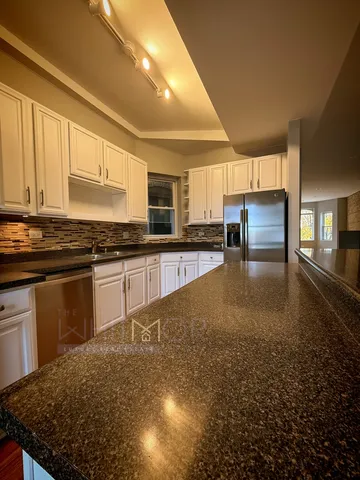 $440,000 | 1108 East Marquette Road, Unit 207, Chicago, IL 60637