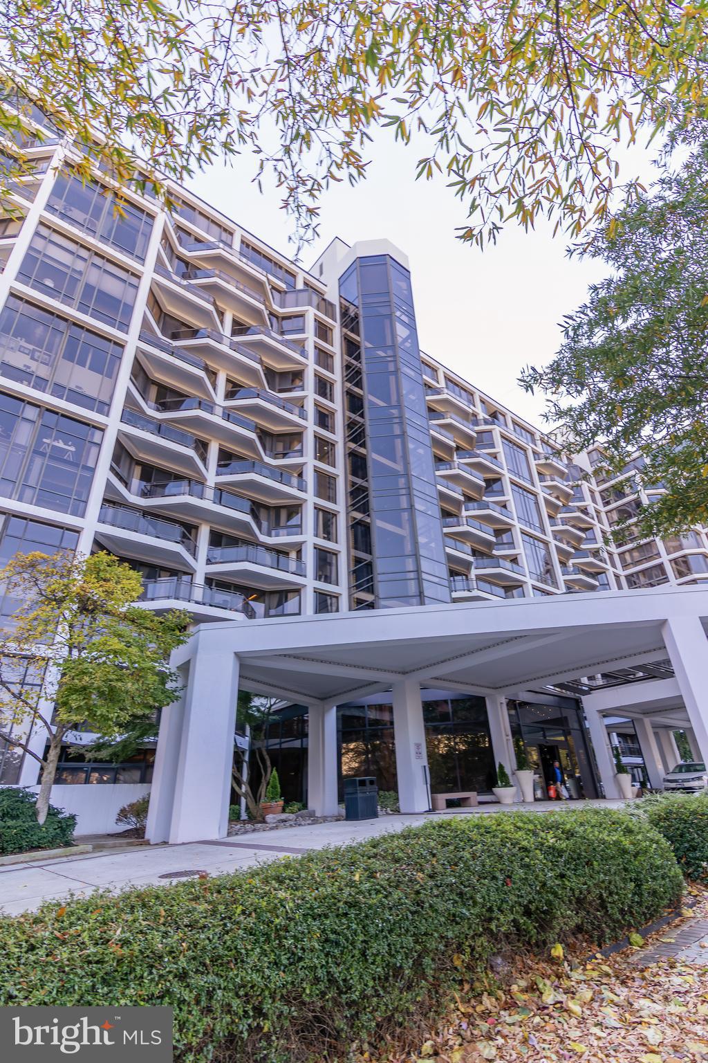 1530 Key Boulevard, Unit 205 Arlington, VA 22209 - Photo 5 of 33 front view of a building