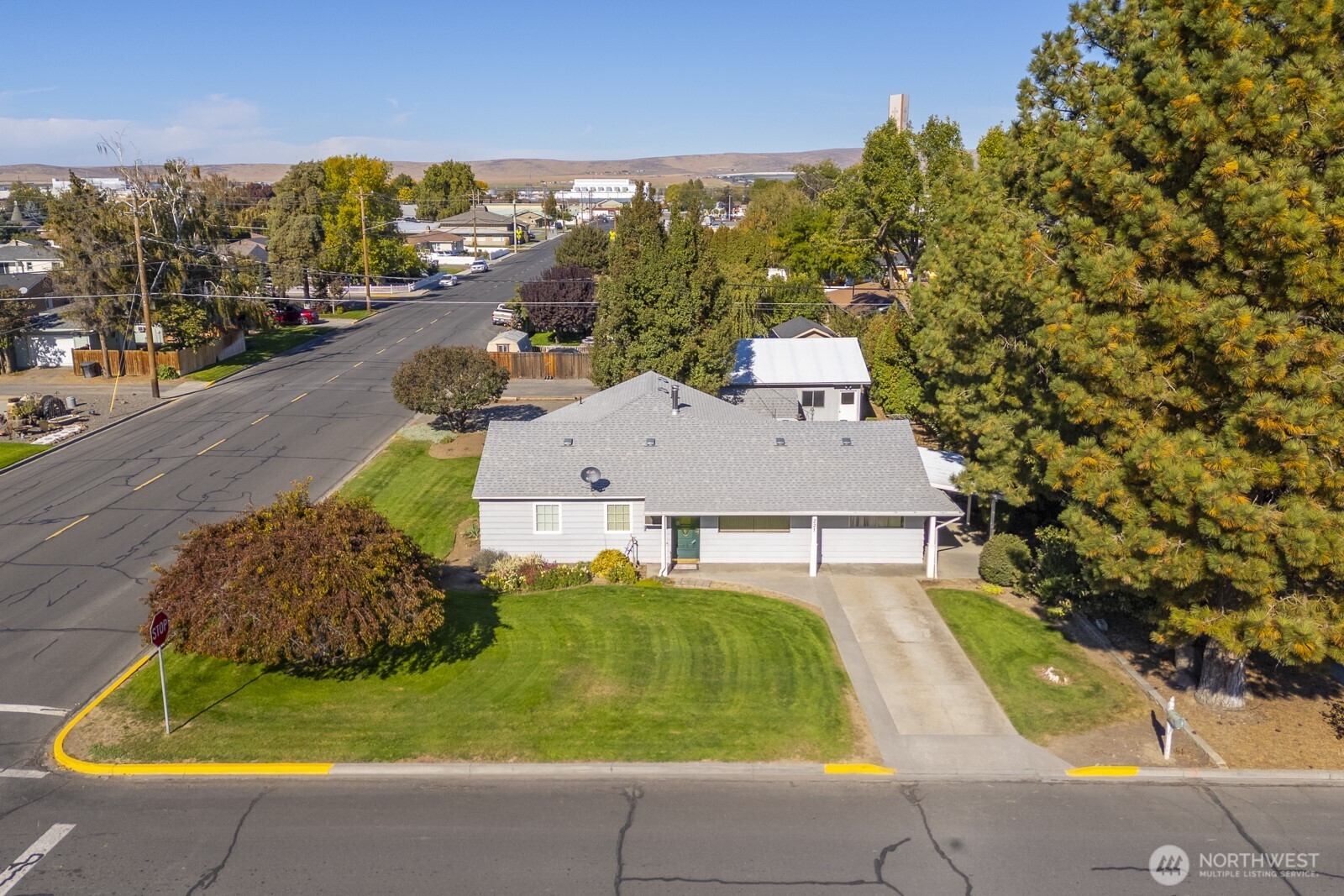 221 K Street Southwest Quincy, WA 98848 - Photo 35 of 38 an aerial view of a house with garden space and street view