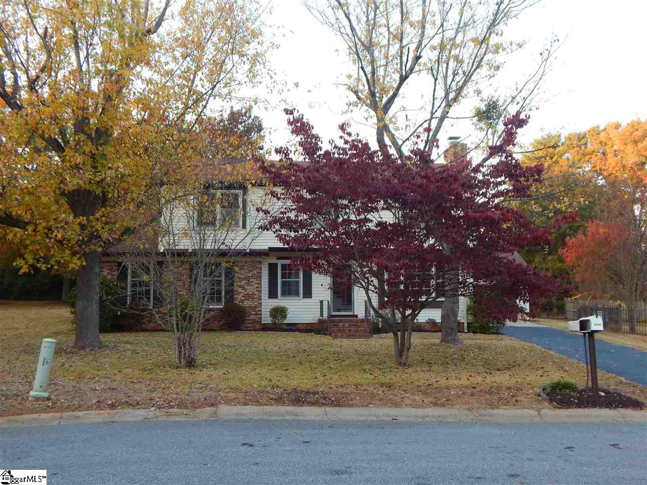 5010 Raintree Lane Greenville, SC 29615 - Photo 1 of 34 Gallery Image 1
