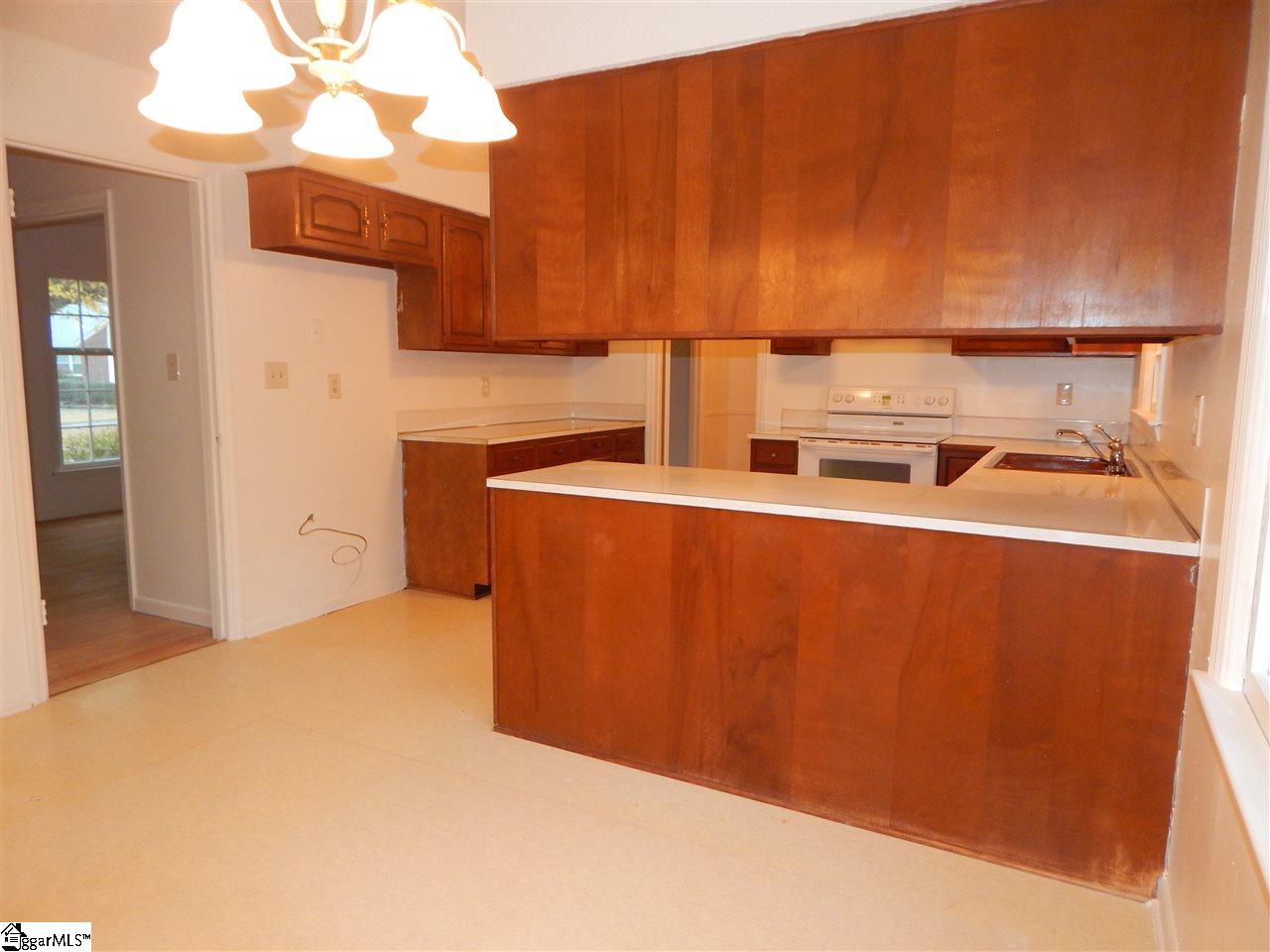 5010 Raintree Lane Greenville, SC 29615 - Photo 11 of 34 Gallery Image 11