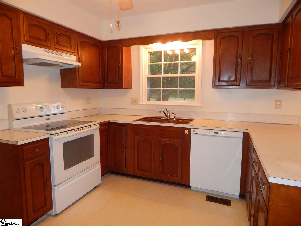 5010 Raintree Lane Greenville, SC 29615 - Photo 12 of 34 Gallery Image 12