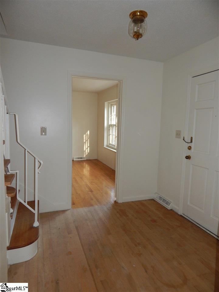 5010 Raintree Lane Greenville, SC 29615 - Photo 3 of 34 Gallery Image 3