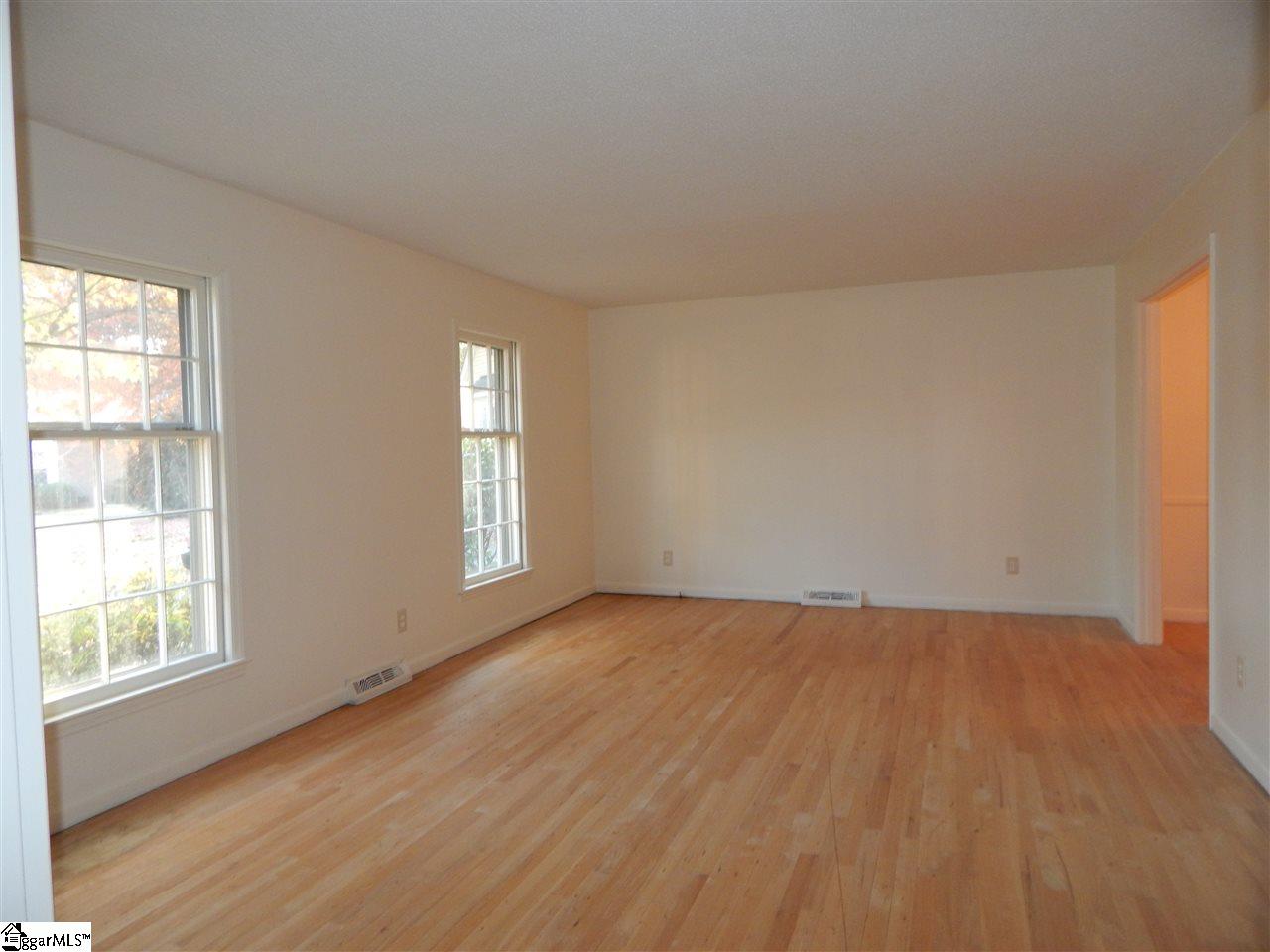 5010 Raintree Lane Greenville, SC 29615 - Photo 4 of 34 Gallery Image 4
