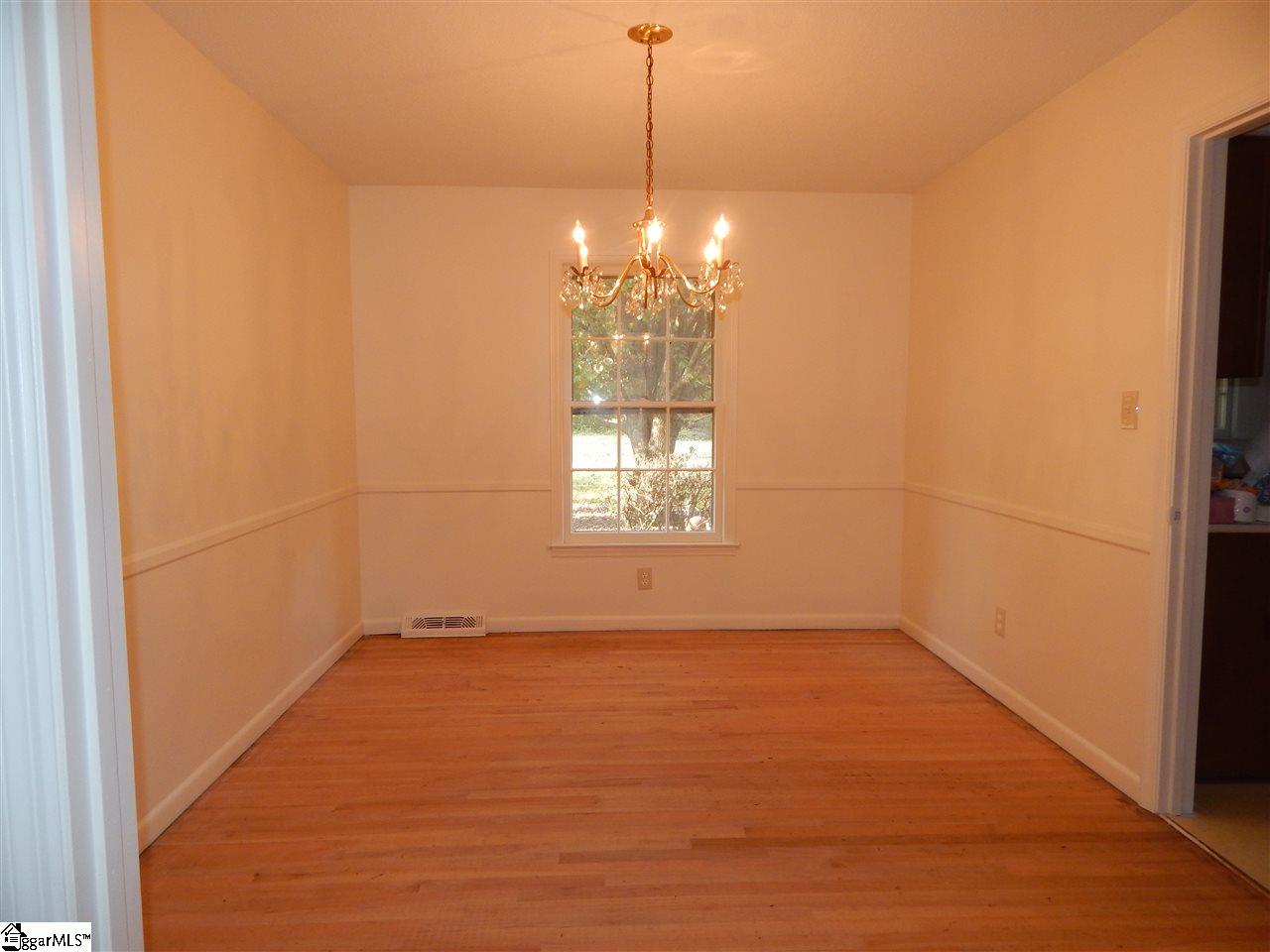 5010 Raintree Lane Greenville, SC 29615 - Photo 6 of 34 Gallery Image 6