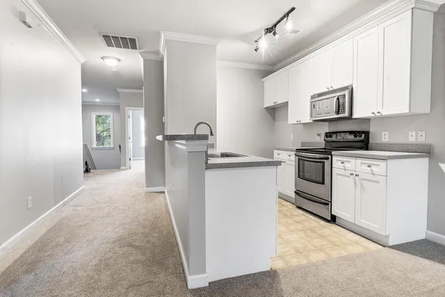 $300,000 | 184 Golfview Lane, Summerville, SC 29485