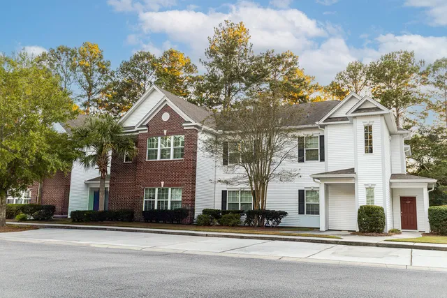 $300,000 | 184 Golfview Lane, Summerville, SC 29485