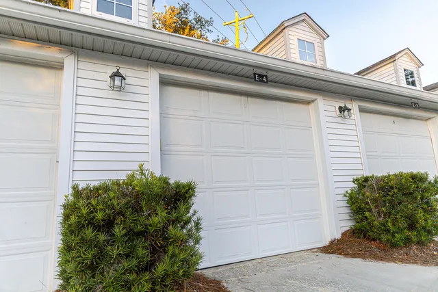 $300,000 | 184 Golfview Lane, Summerville, SC 29485