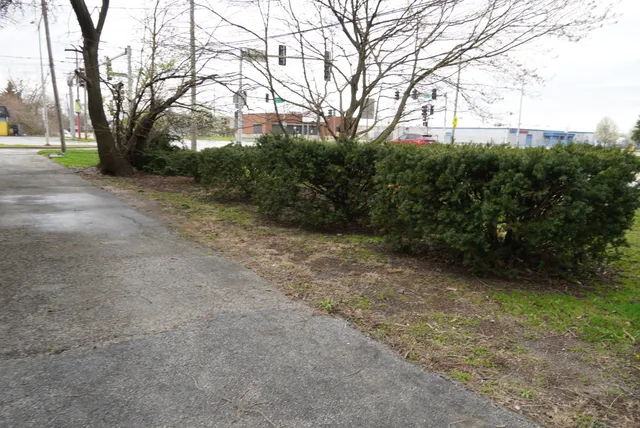 $127,999 | 16707 Dixie Highway, Hazel Crest, IL 60429