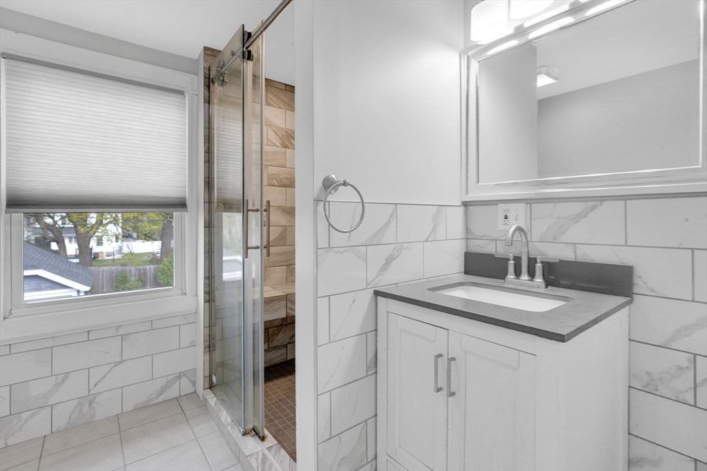 227 Forest Park Avenue Springfield, MA 01108 - Photo 14 of 42