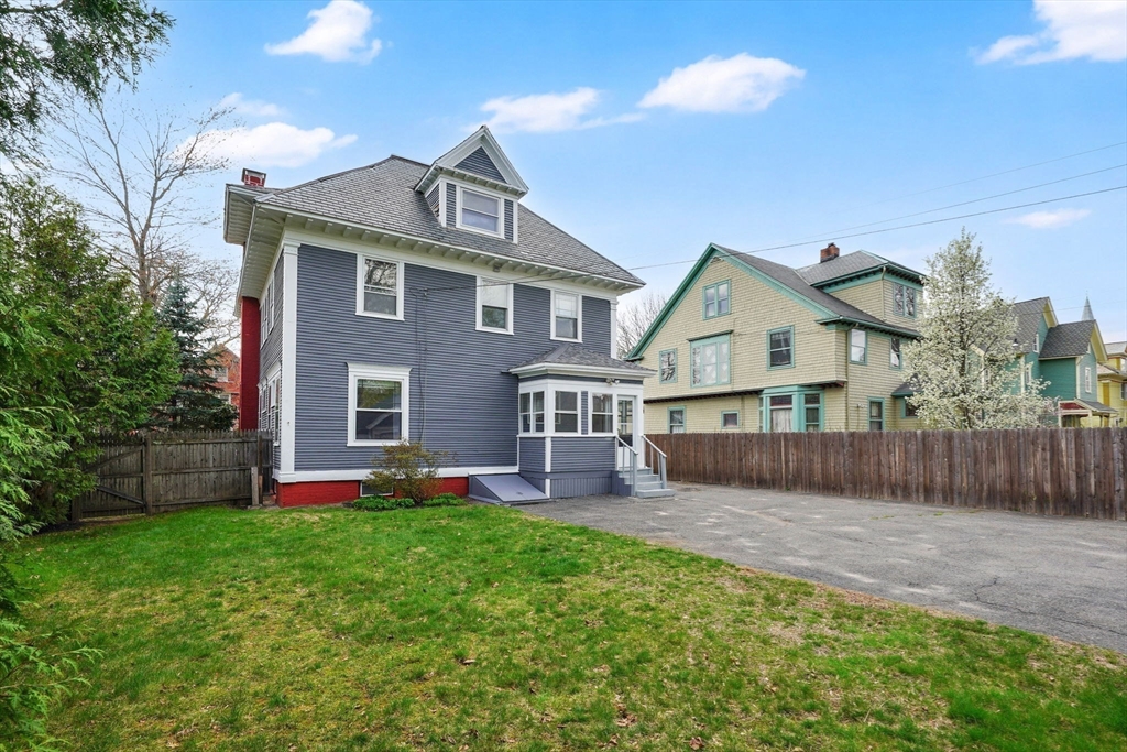 227 Forest Park Avenue Springfield, MA 01108 - Photo 35 of 42