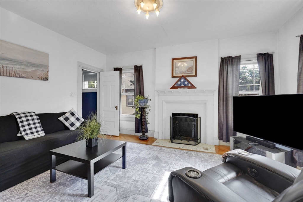 227 Forest Park Avenue Springfield, MA 01108 - Photo 8 of 42