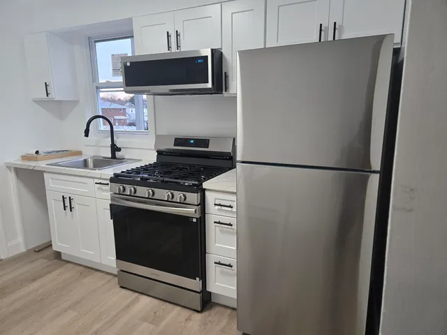$2,100 | 308 Lincoln Avenue, Unit 2, Lyndhurst, NJ 07071