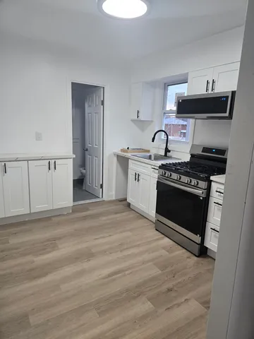 $2,100 | 308 Lincoln Avenue, Unit 2, Lyndhurst, NJ 07071