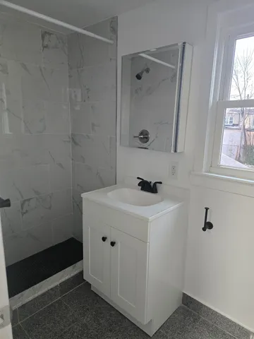 $2,100 | 308 Lincoln Avenue, Unit 2, Lyndhurst, NJ 07071