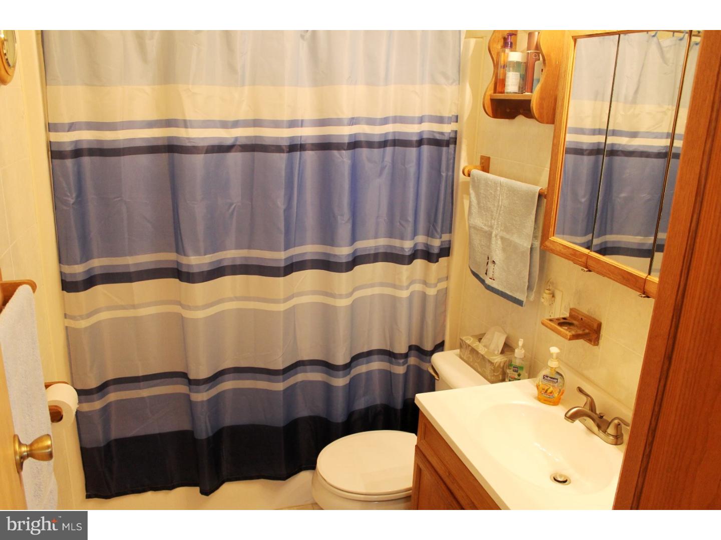 1031 Harding Road Southampton, PA 18966 - Photo 22 of 25 Bathroom