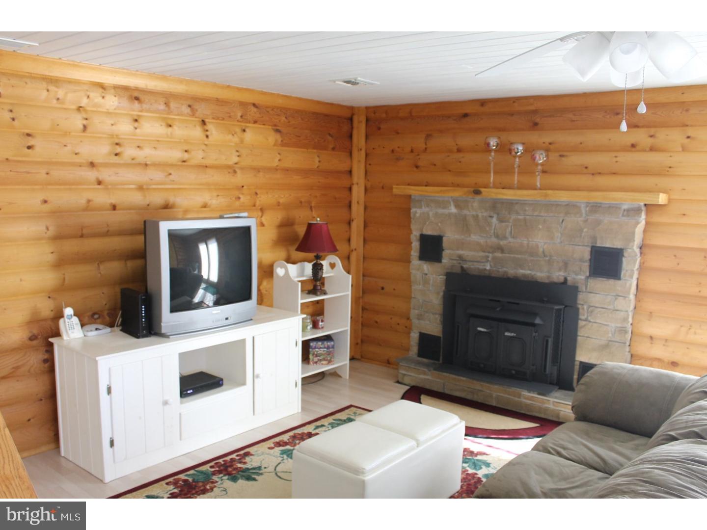 1031 Harding Road Southampton, PA 18966 - Photo 4 of 25 Great Room