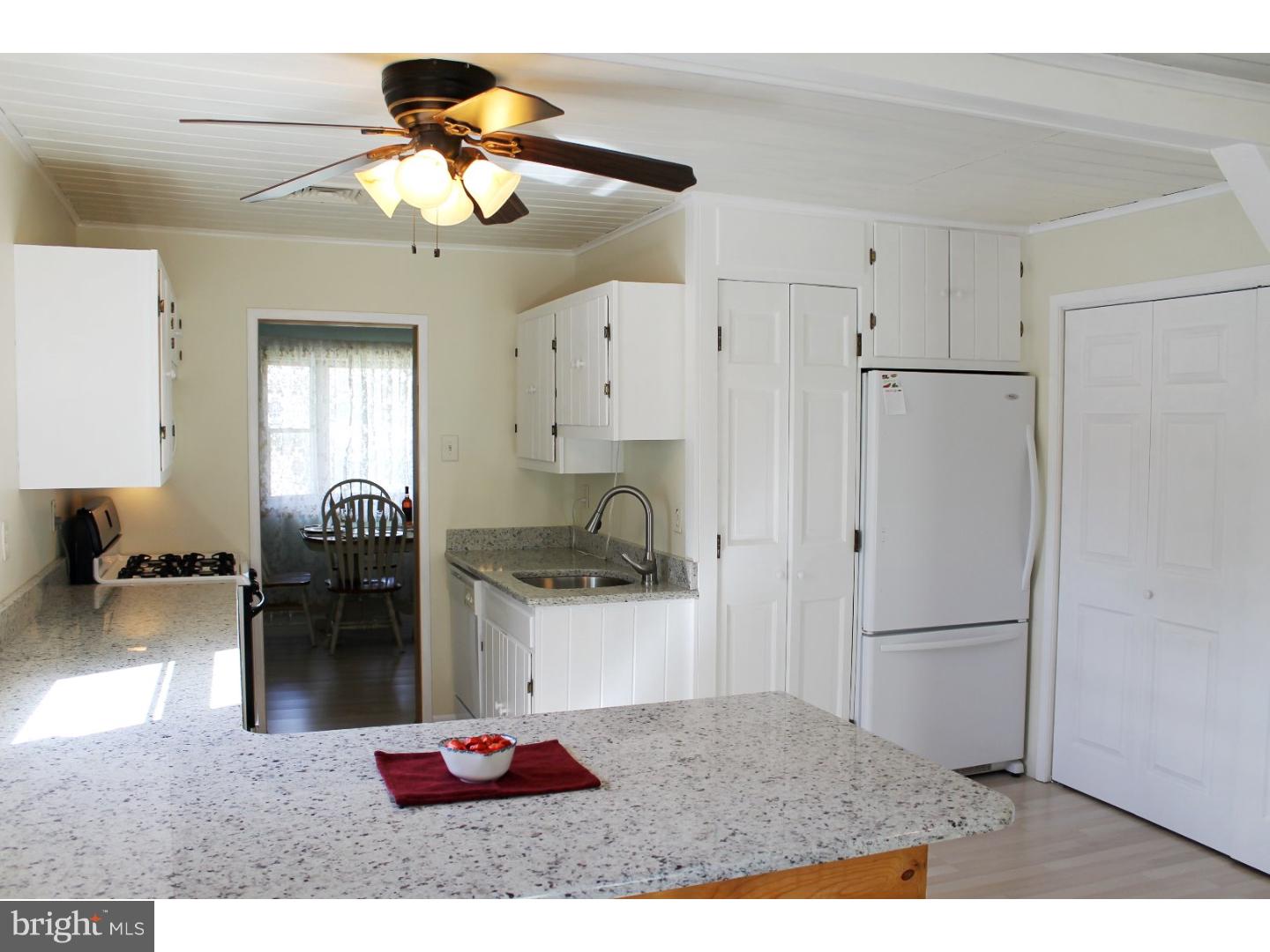 1031 Harding Road Southampton, PA 18966 - Photo 7 of 25 Kitchen