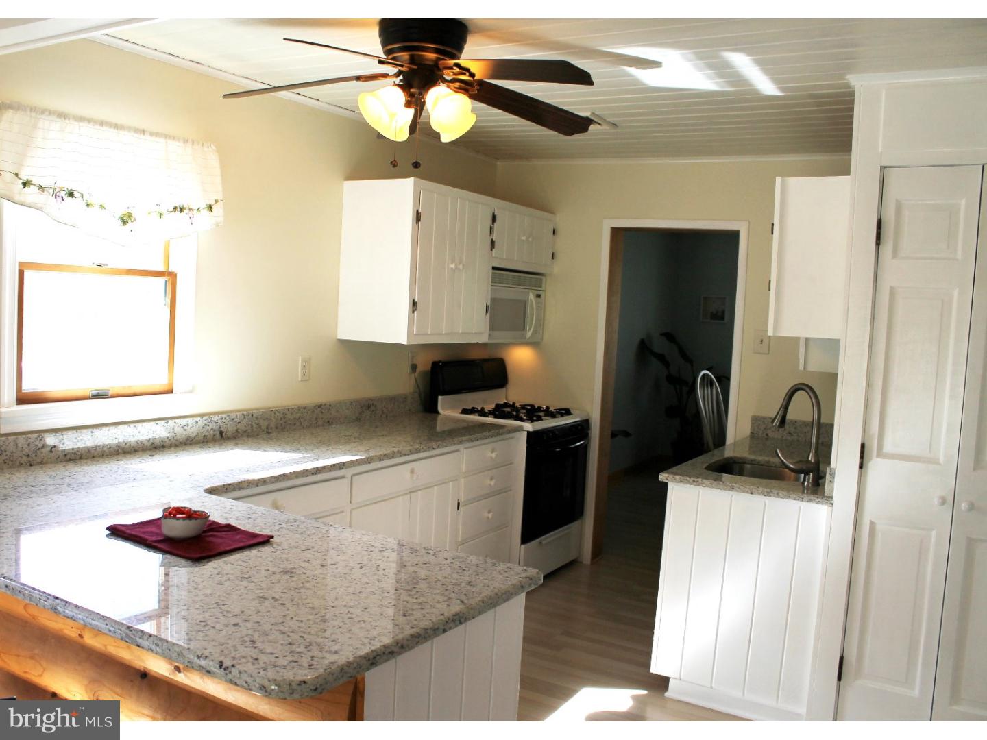 1031 Harding Road Southampton, PA 18966 - Photo 8 of 25 Gallery Image 8
