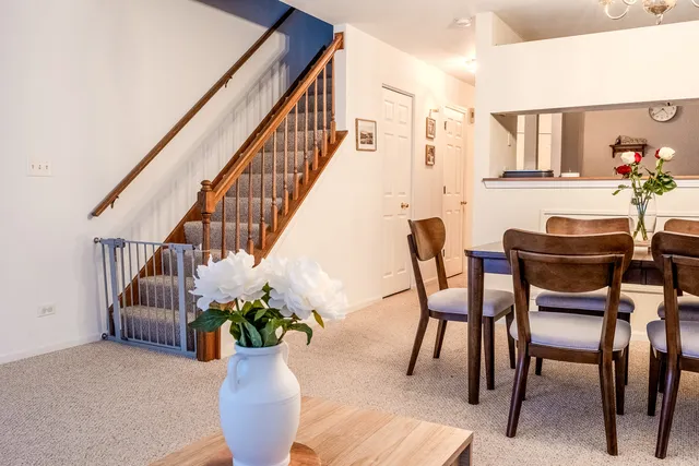 $294,900 | 142 Kennebunk Court, Glendale Heights, IL 60139