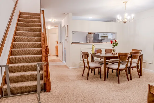 $294,900 | 142 Kennebunk Court, Glendale Heights, IL 60139