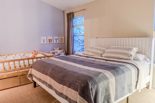 $294,900 | 142 Kennebunk Court, Glendale Heights, IL 60139