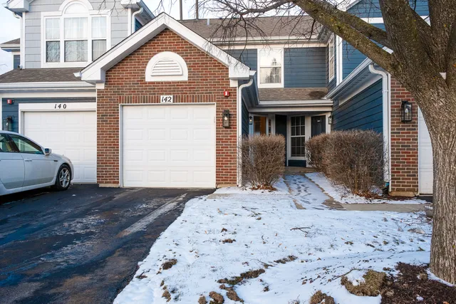 $294,900 | 142 Kennebunk Court, Glendale Heights, IL 60139