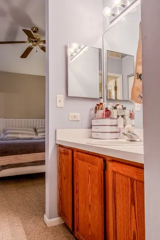 $294,900 | 142 Kennebunk Court, Glendale Heights, IL 60139