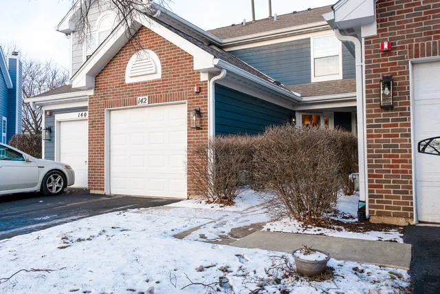 $294,900 | 142 Kennebunk Court, Glendale Heights, IL 60139
