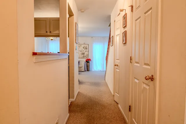 $294,900 | 142 Kennebunk Court, Glendale Heights, IL 60139