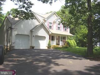 94 Sanders Lane Cream Ridge, NJ 08514 - Photo 1 of 6
