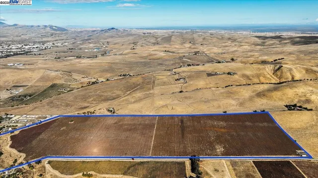 a view of an ocean view