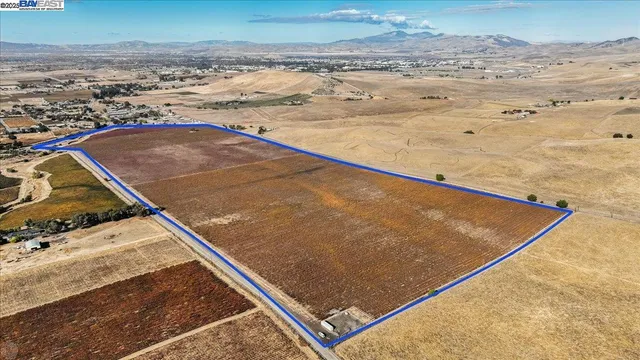 a view of an ocean view