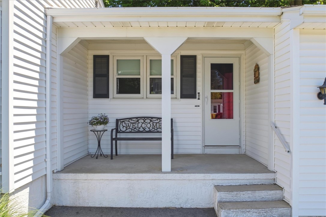 14 Stone Avenue Warwick, RI 02889 - Photo 5 of 30