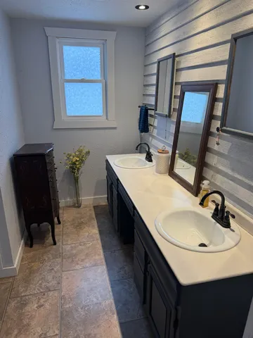 $165,000 | 115 North Grand Street, Livingston, WI 53554