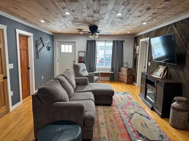 $165,000 | 115 North Grand Street, Livingston, WI 53554