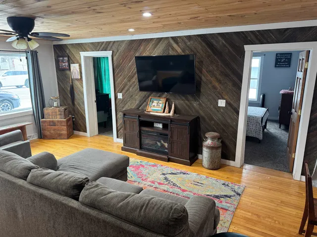 $165,000 | 115 North Grand Street, Livingston, WI 53554