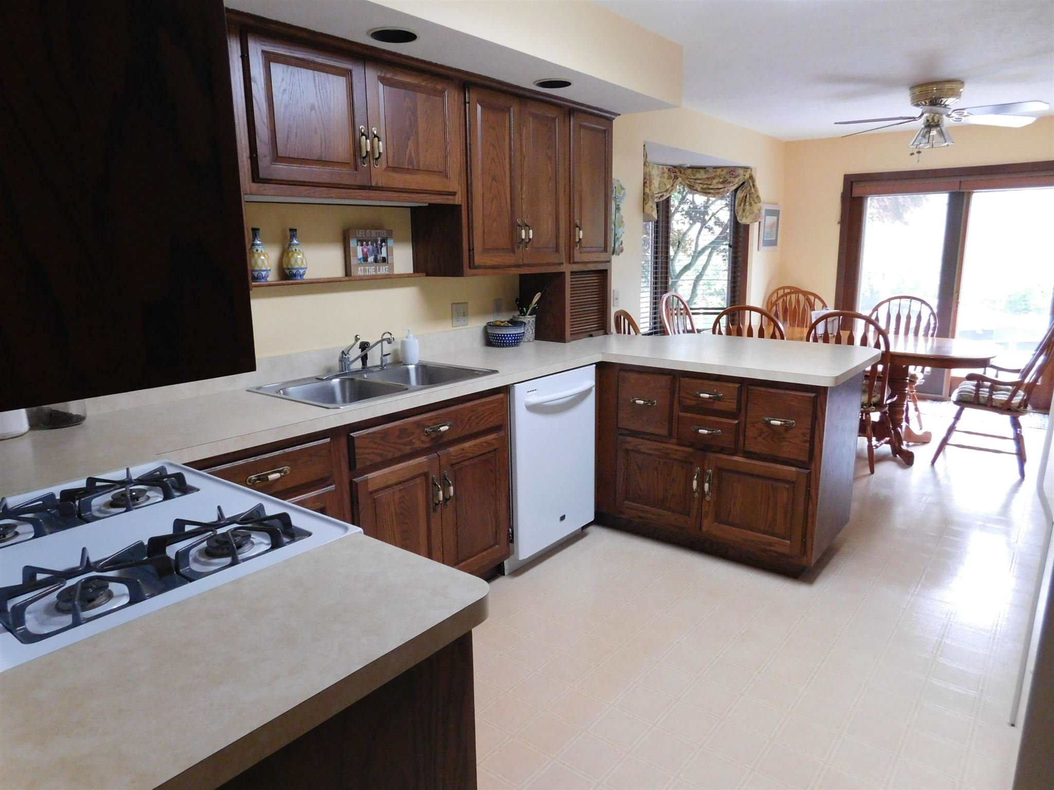 8216 East North Road Syracuse, IN 46567 - Photo 13 of 36 Gallery Image 13