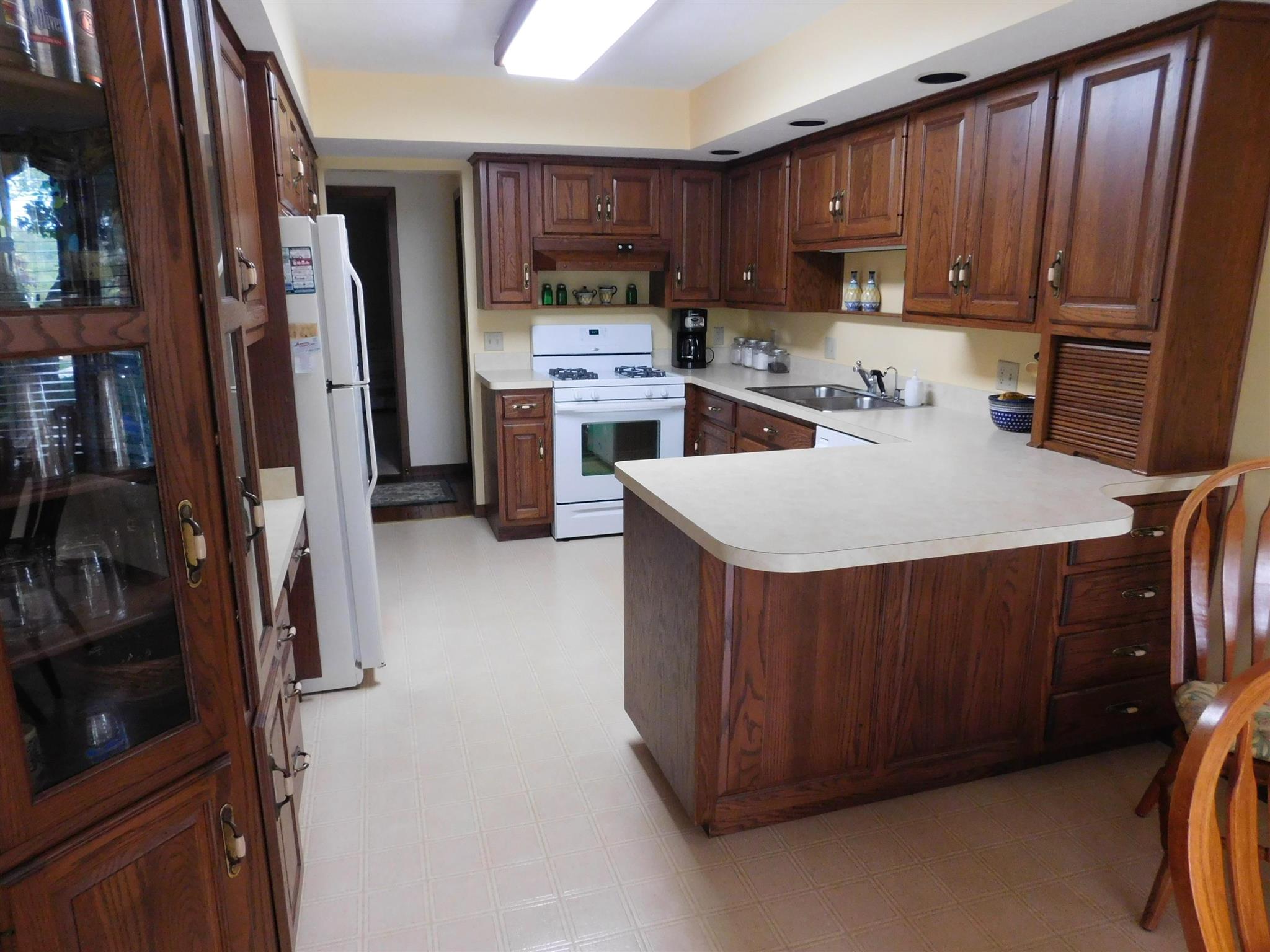 8216 East North Road Syracuse, IN 46567 - Photo 14 of 36 Gallery Image 14