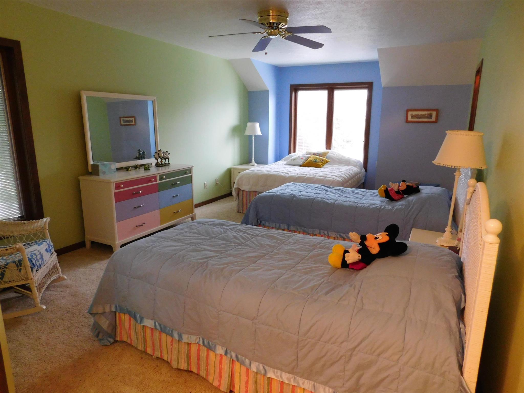 8216 East North Road Syracuse, IN 46567 - Photo 18 of 36 Gallery Image 18