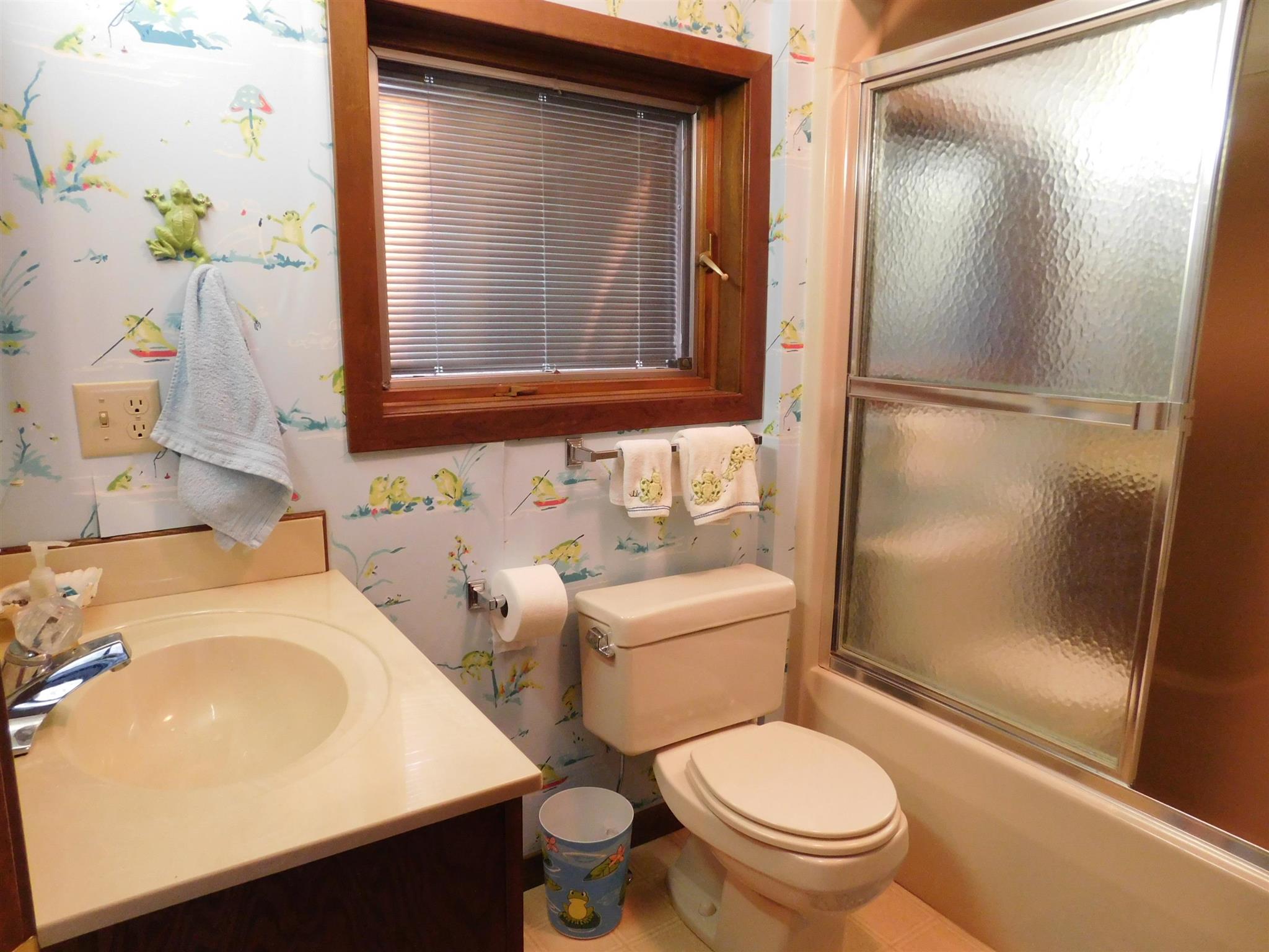 8216 East North Road Syracuse, IN 46567 - Photo 22 of 36 Gallery Image 22