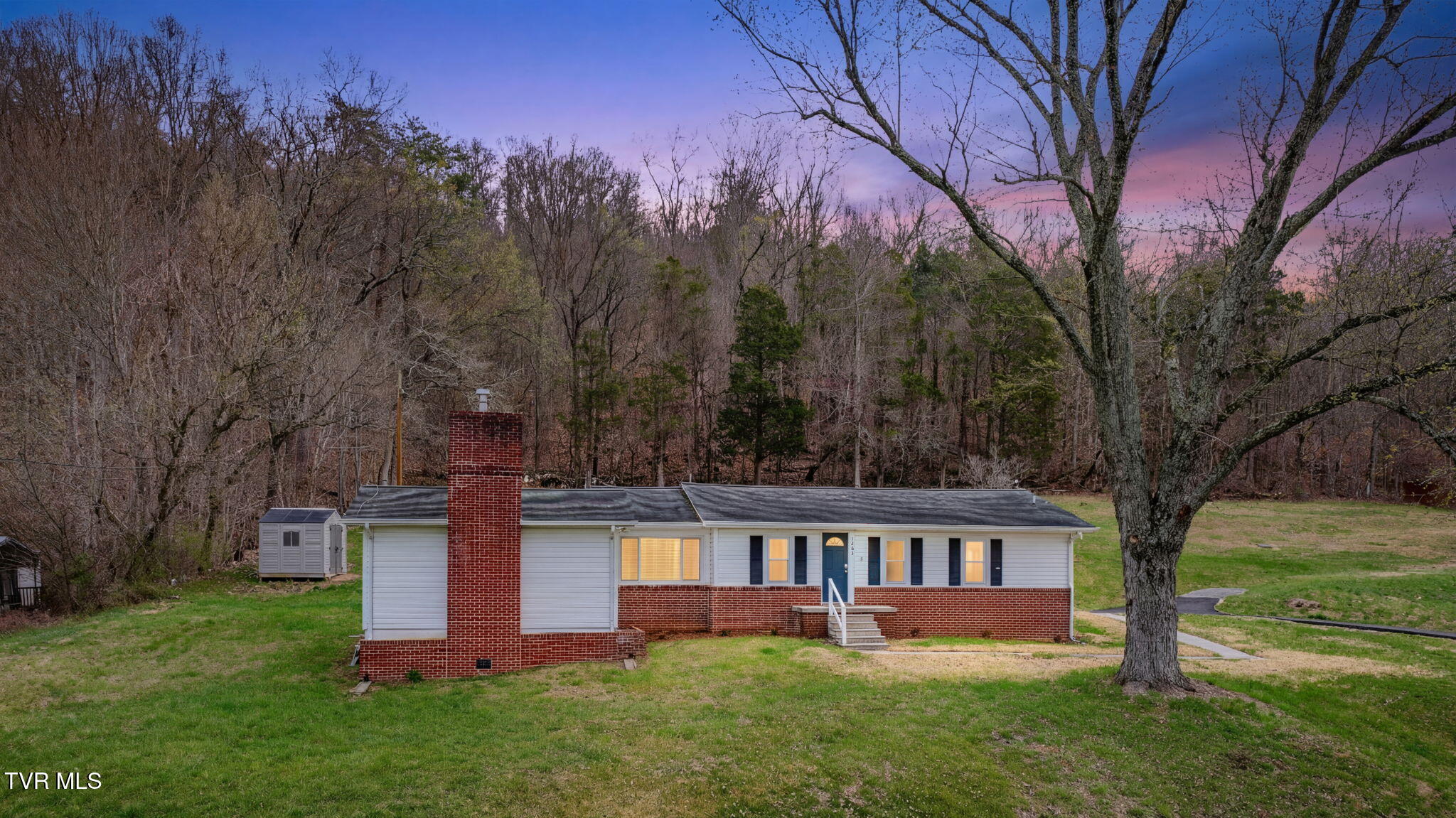 1263 Summerville Road Kingsport, TN 37663 - Photo 2 of 37 001a