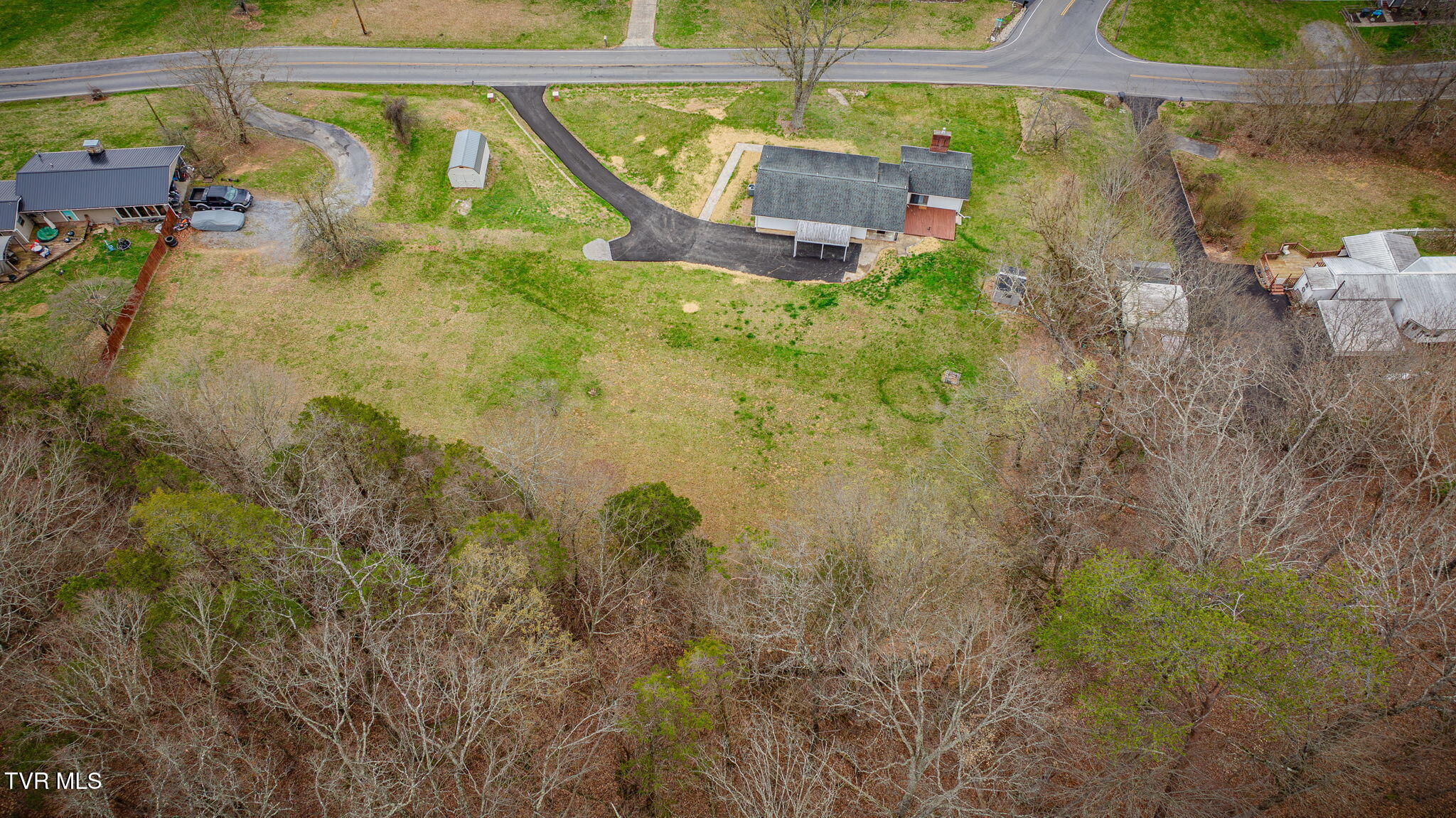 1263 Summerville Road Kingsport, TN 37663 - Photo 35 of 37 104