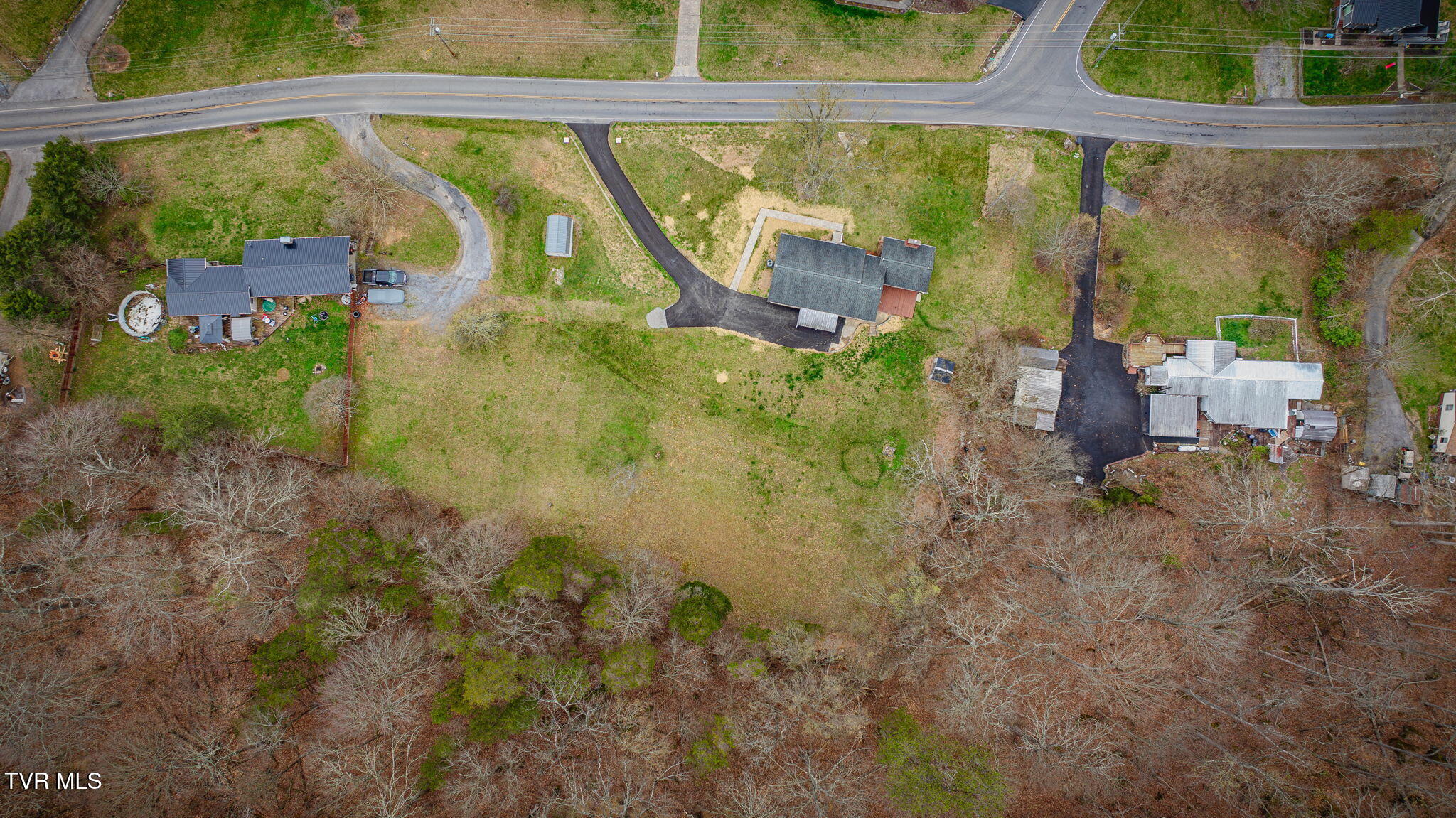 1263 Summerville Road Kingsport, TN 37663 - Photo 36 of 37 105