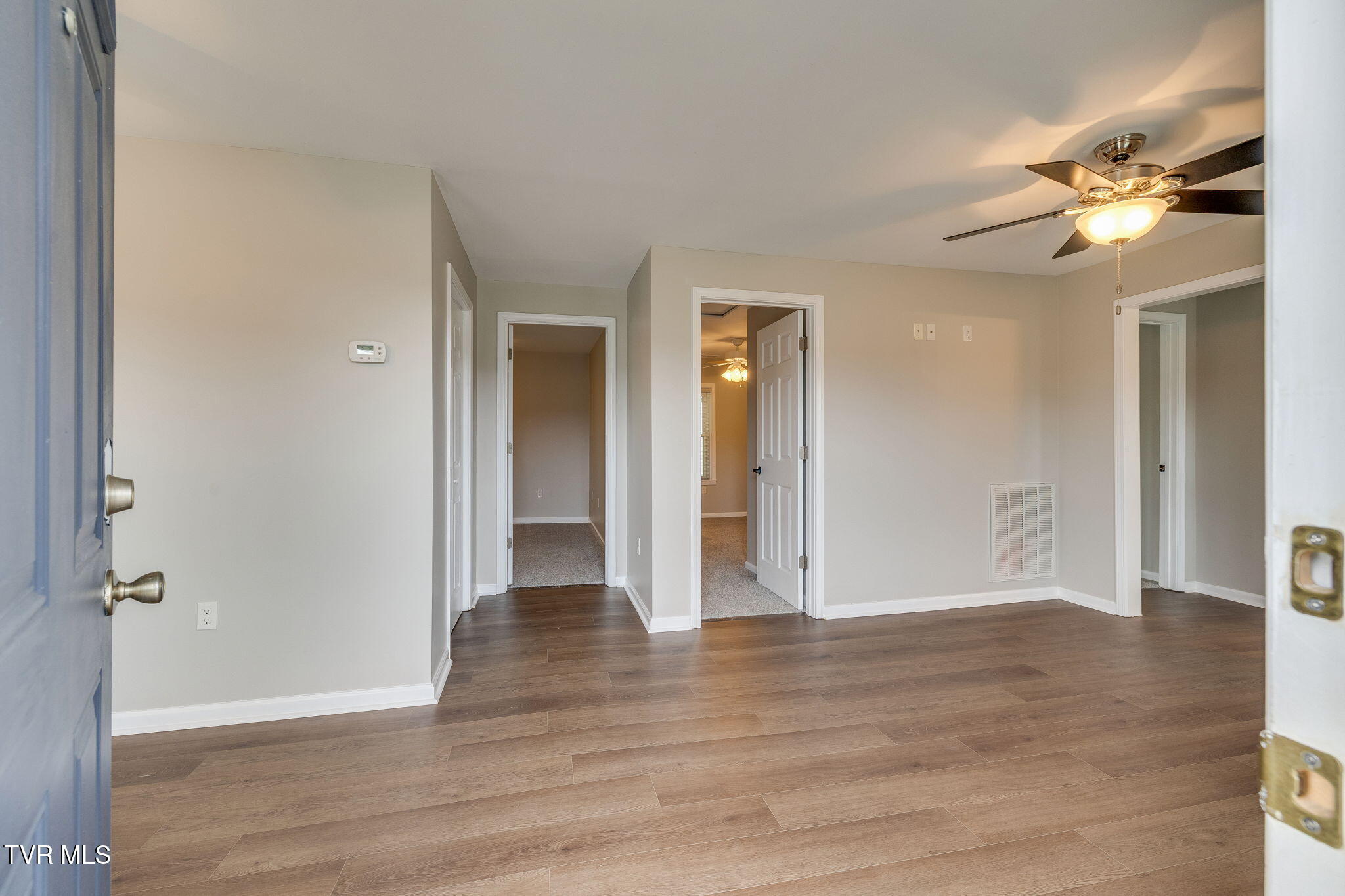 1263 Summerville Road Kingsport, TN 37663 - Photo 7 of 37 006