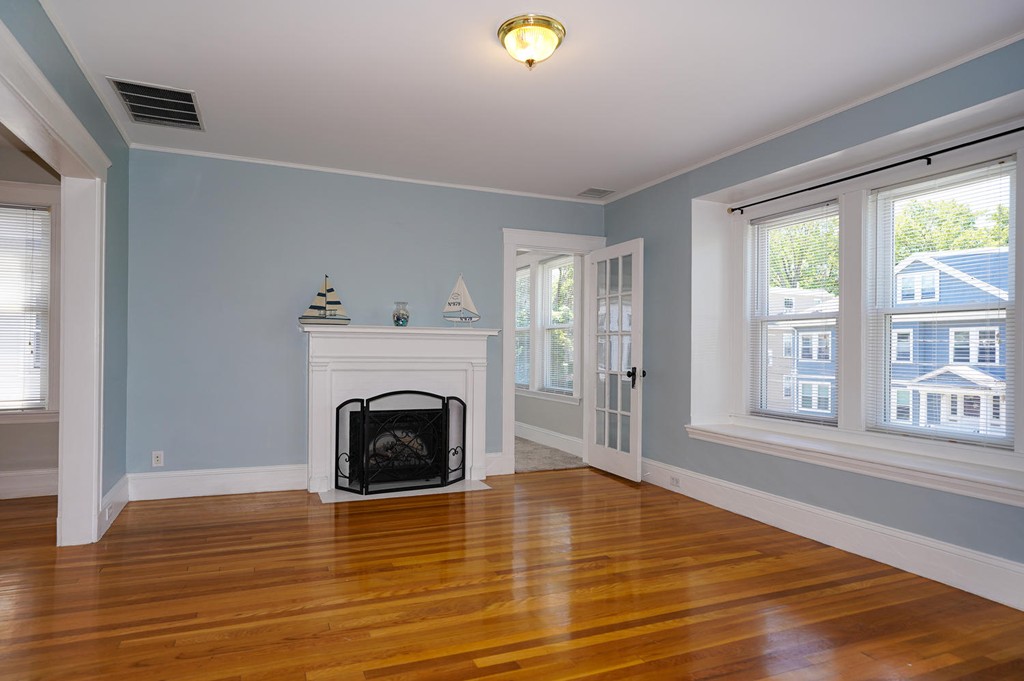 27-29 Pondview Road, Unit 2 Arlington, MA 02474 - Photo 13 of 33 Gallery Image 13