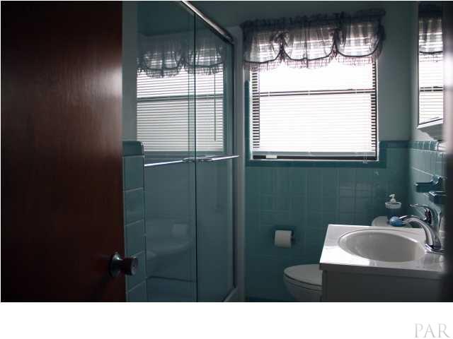 4877 Cerny Road Pensacola, FL 32526 - Photo 17 of 23 Hall Bath