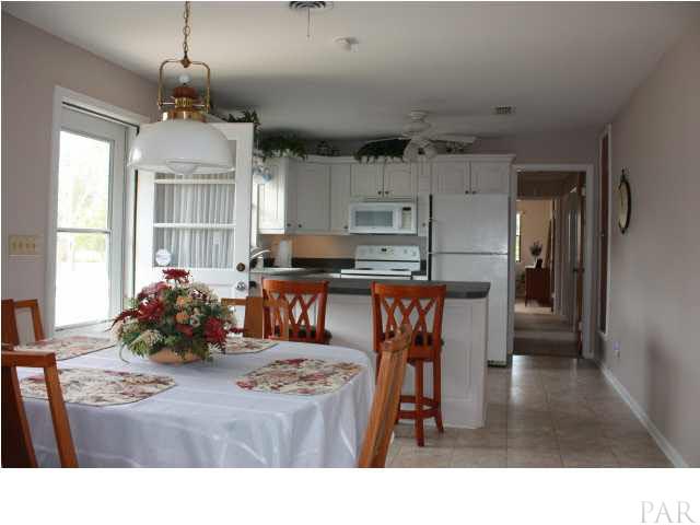4877 Cerny Road Pensacola, FL 32526 - Photo 7 of 23 Bright and Airy Kitche